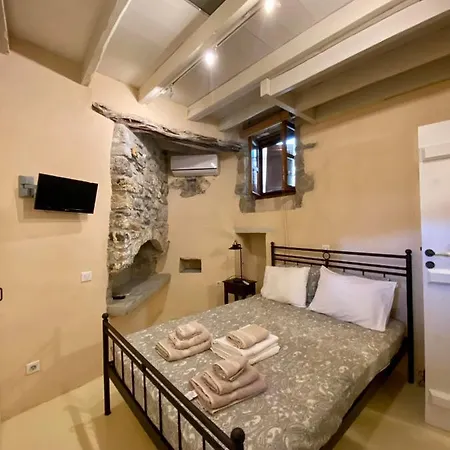 הוילה Mandrákion Monastery View House מראה חיצוני תמונה